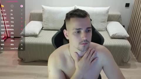 Snapshot of larstar01 chatting on 19, 9, 2025 Lars online show from 19, 9, 2025