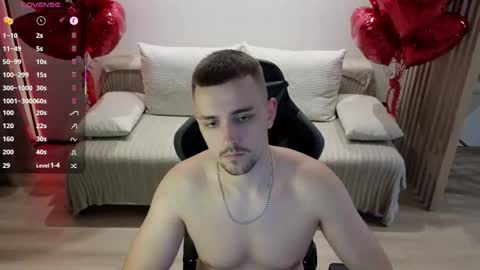 Snapshot of larstar01 chatting on 28, 9, 2025 Lars online show from 28, 9, 2025