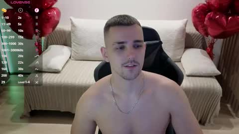 Snapshot of larstar01 chatting on 29, 10, 2025 Lars online show from 29, 10, 2025