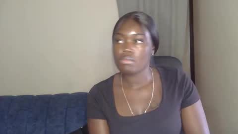 Snapshot of larvy12 chatting on 3, 2, 2026 larvy12 online show from 3, 2, 2026