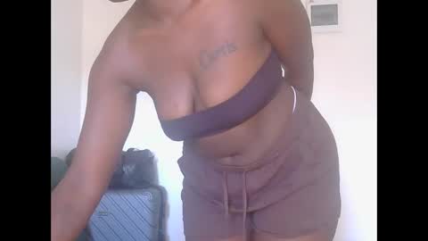 Snapshot of larvy12 chatting on 27, 2, 2026 larvy12 online show from 27, 2, 2026