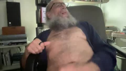 Snapshot of laser134 chatting on 27, 4, 2026 chris online show from 27, 4, 2026