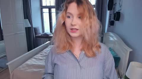 Snapshot of lasky_blesss chatting on 30, 10, 2025 Julia online show from 30, 10, 2025