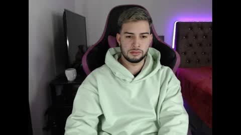 Snapshot of latam_ chatting on 15, 12, 2024 YOUR BABY online show from 15, 12, 2024