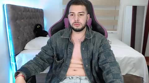 Snapshot of latam_ chatting on 4, 3, 2025 YOUR BABY online show from 4, 3, 2025