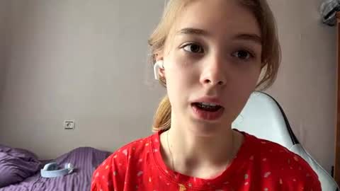 Snapshot of lateshastarnaud chatting on 17, 6, 2026 Linet online show from 17, 6, 2026