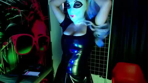 Snapshot of latex_rose_daniels chatting on 29, 7, 2026 ROSE online show from 29, 7, 2026