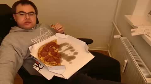 latexboy893 online show from 13, 2, 2026