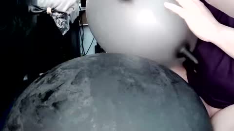 latexchris77 online show from 2, 4, 2026