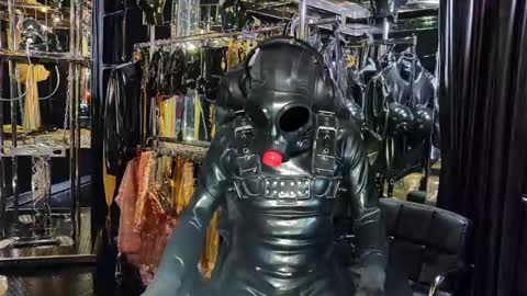 latexlover202 online show from 2, 2, 2025