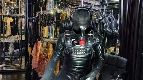 latexlover202 online show from 5, 2, 2025