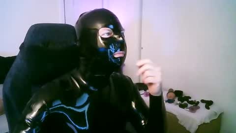 latexminheadroom online show from 19, 4, 2026