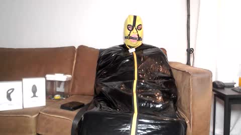 Snapshot of latexslaafboy2 chatting on 4, 2, 2026 latexslaafboy online show from 4, 2, 2026