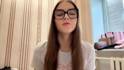 Mia online show from 21, 6, 2026
