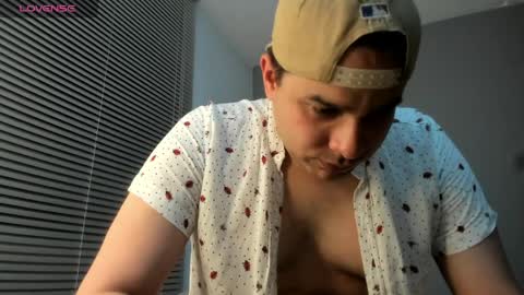 Snapshot of latin_boy_surprise chatting on 5, 5, 2026 Yisus online show from 5, 5, 2026