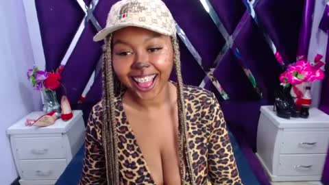 latinas_anales online show from 13, 1, 2025