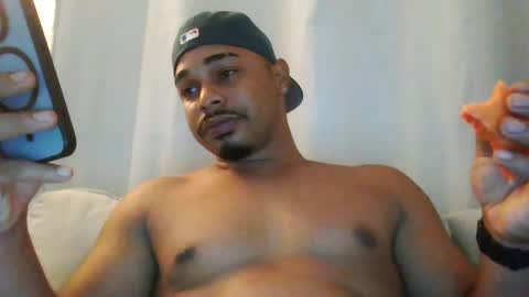 Snapshot of latinbbc_00 chatting on 22, 2, 2025 latinbbc_00 online show from 22, 2, 2025