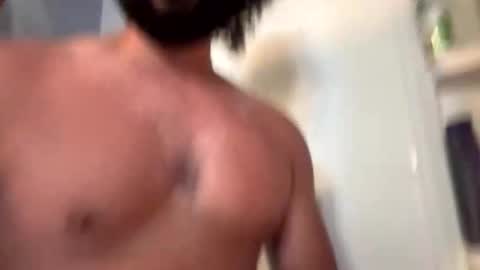 Snapshot of latinlover199518 chatting on 31, 10, 2025 latinlover199518 online show from 31, 10, 2025