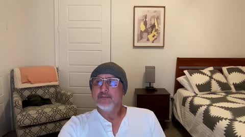 QS - INDEPENDENT MODEL online show from 23, 10, 2025