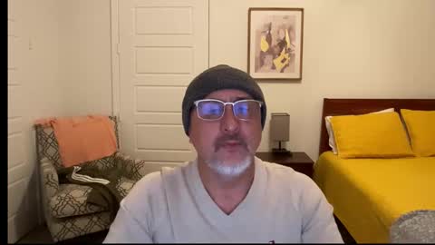 QS - INDEPENDENT MODEL online show from 21, 12, 2025