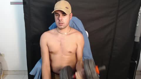 latino boy777 online show from 14, 4, 2026