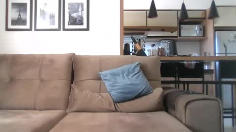 latino_rodri online show from 2, 7, 2026