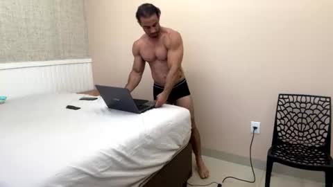latino_rodri online show from 27, 7, 2026