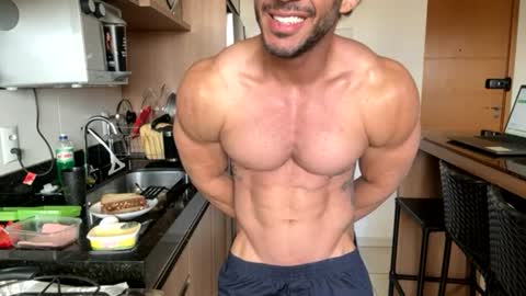 latino_rodri online show from 4, 8, 2026