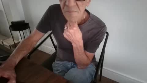 Snapshot of latinobra chatting on 21, 5, 2026 latinobra online show from 21, 5, 2026