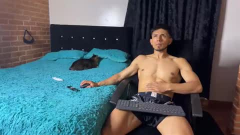 latinosadictosalsexo online show from 2, 6, 2026