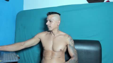 Snapshot of latinshamansex chatting on 5, 10, 2025 LatinShaman online show from 5, 10, 2025