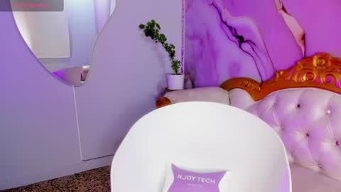 Snapshot of lau_kitty chatting on 15, 6, 2026 L A U R A K I T T Y online show from 15, 6, 2026