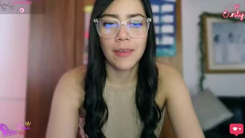 Snapshot of laujgray chatting on 30, 3, 2026 laujgray online show from 30, 3, 2026