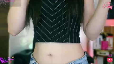 Snapshot of laujgray chatting on 8, 5, 2026 laujgray online show from 8, 5, 2026