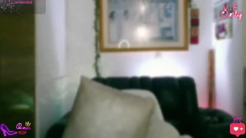Snapshot of laujgray chatting on 21, 5, 2026 laujgray online show from 21, 5, 2026