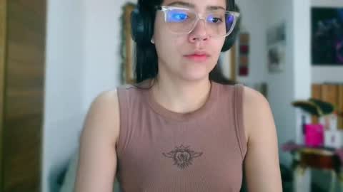 Snapshot of laujgray chatting on 29, 5, 2026 laujgray online show from 29, 5, 2026