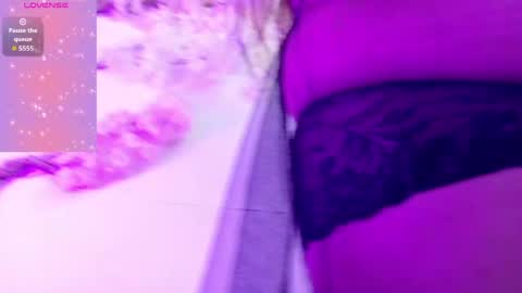 Snapshot of laura__castillo_ chatting on 27, 5, 2026 online show from 27, 5, 2026