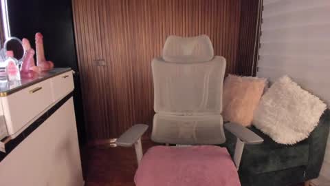 Snapshot of laura__cruz chatting on 1, 8, 2026 laura cruz online show from 1, 8, 2026
