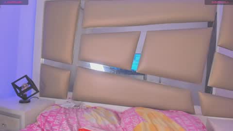 laura__js_ online show from 7, 2, 2025