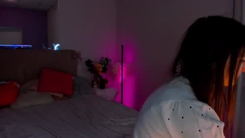 Laura online show from 6, 1, 2025