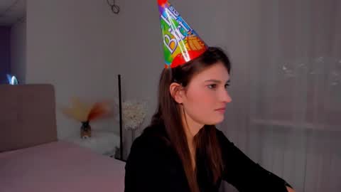 Laura online show from 1, 3, 2025