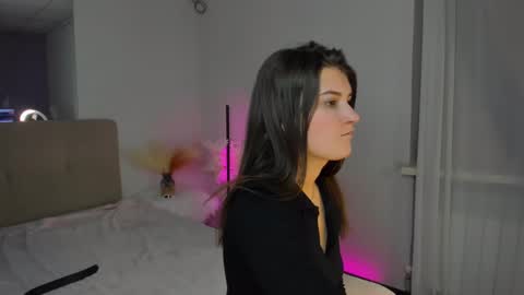 Laura online show from 3, 3, 2025