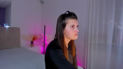 Laura online show from 6, 3, 2025