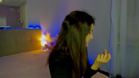 Laura online show from 25, 11, 2025