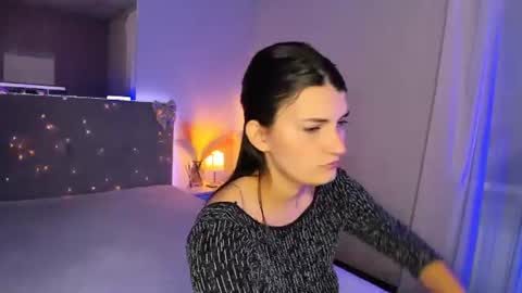 Snapshot of laura__leee chatting on 7, 7, 2026 Laura online show from 7, 7, 2026