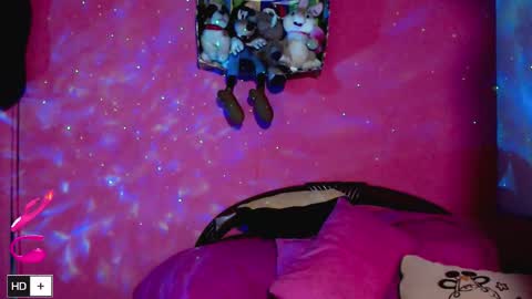 weedcam Curly Laura OF    online show from 12, 3, 2026