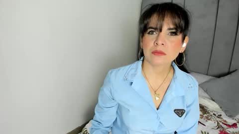 laura hotties online show from 22, 11, 2025