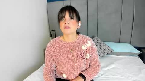 laura hotties online show from 24, 11, 2025