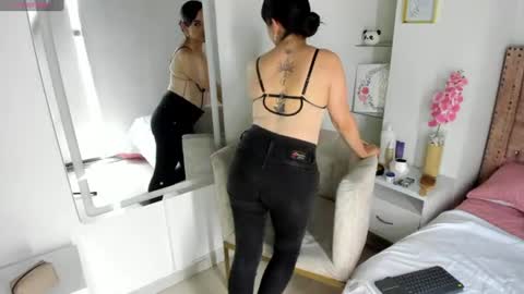Snapshot of laura_hotties chatting on 26, 6, 2026 laura hotties online show from 26, 6, 2026
