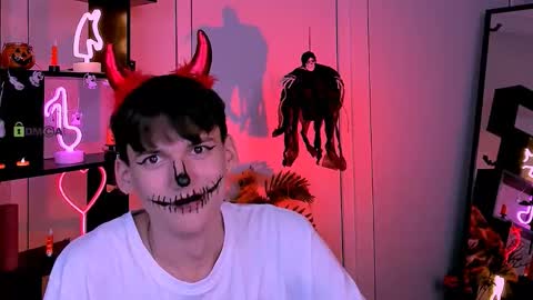 laura_sween online show from 27, 10, 2025